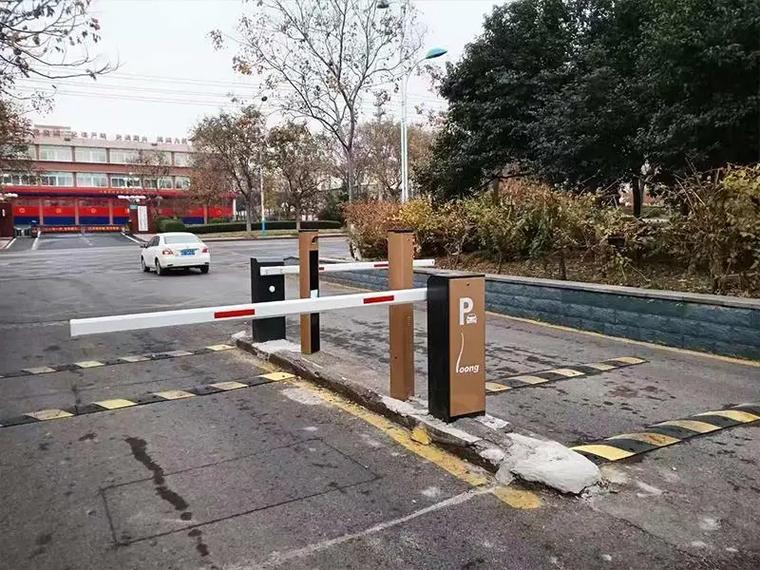 临沂车牌识别道闸,智能停车场管理系统厂家,关注了解更多 #郑