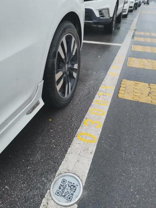 区将坚持建设与管理相结合的原则,进一步规范区域内公共停车场服务